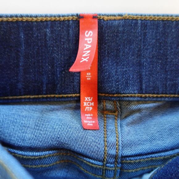 Spanx Jeans Womens XS Blue Dark Wash Bootcut Pull On Stretch Shaping Denim - Picture 3 of 8